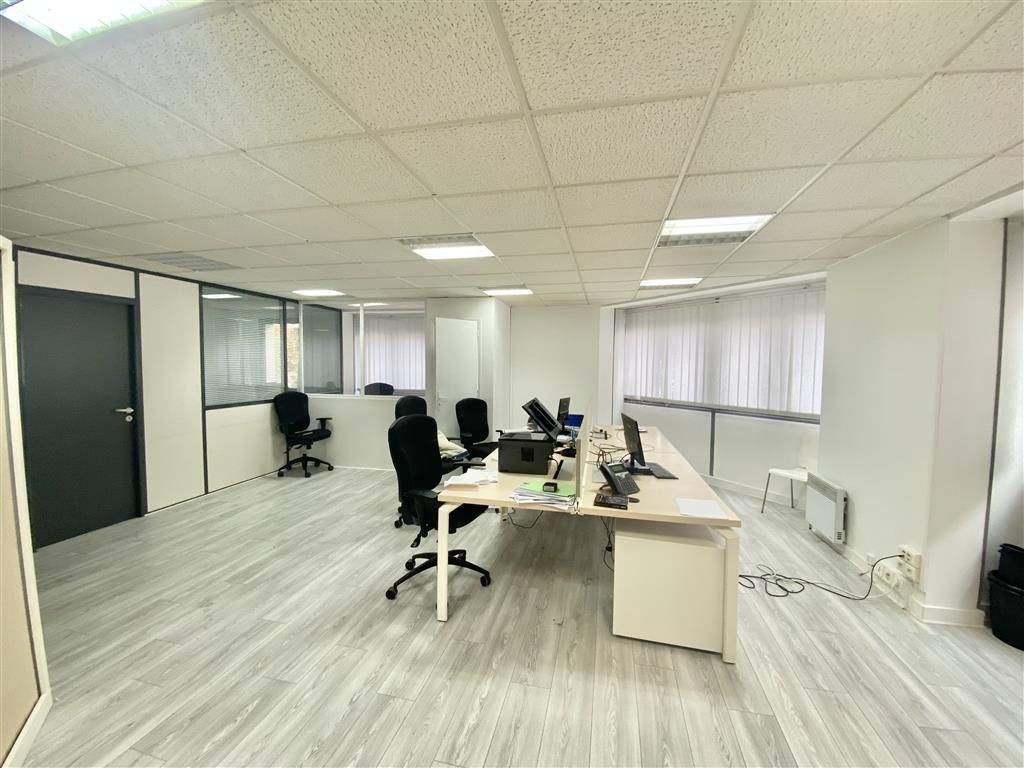 Location Bureaux 84 m² non divisibles