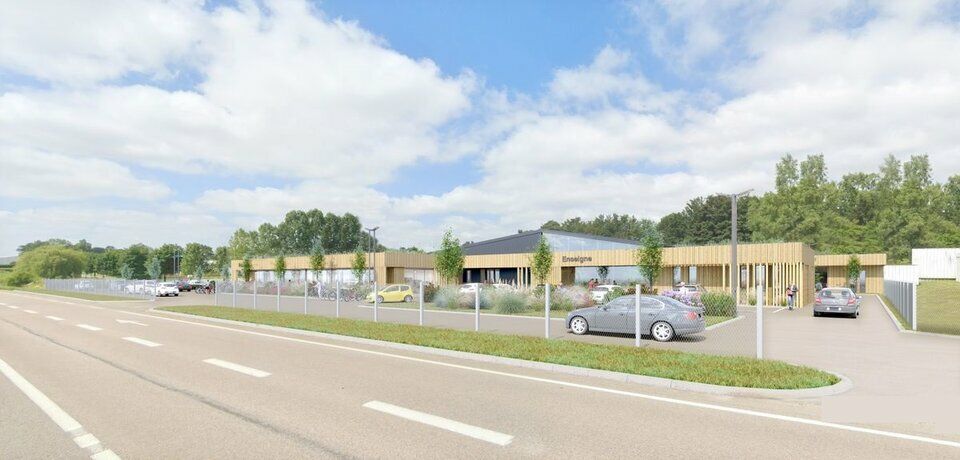 A LOUER OU A VENDRE - Locaux d'activités et commerciaux sur un axe très passant.