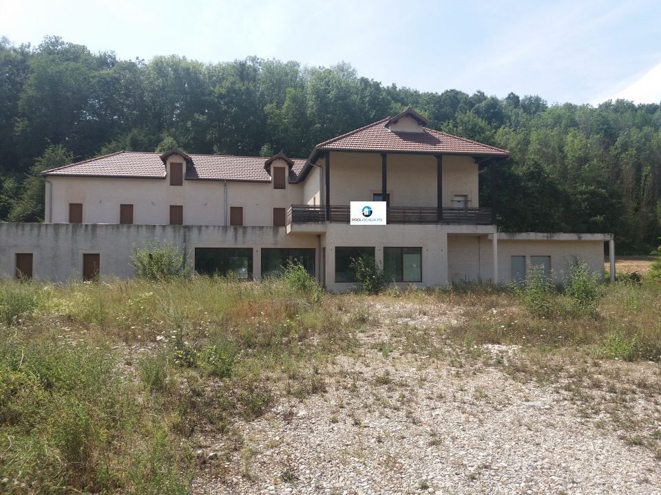 Vente local commercial 850 m² non divisibles