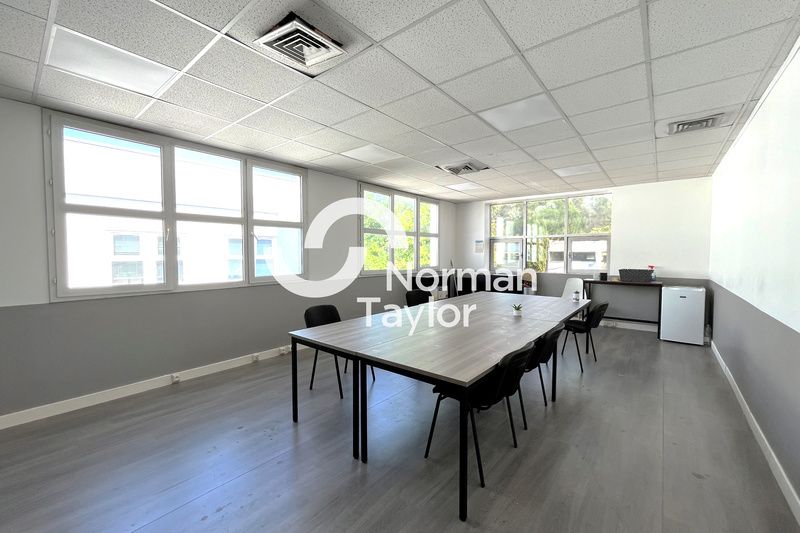 Location bureaux 304 m² divisibles à partir de 149 m²