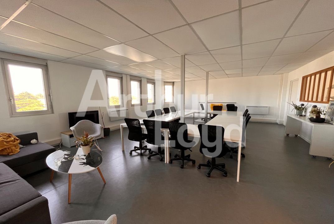 Vente bureaux 221.00 m² à CAEN