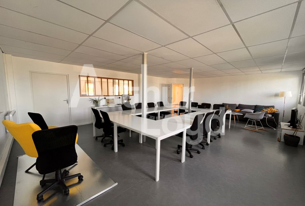 Vente bureaux 221.00 m² à CAEN