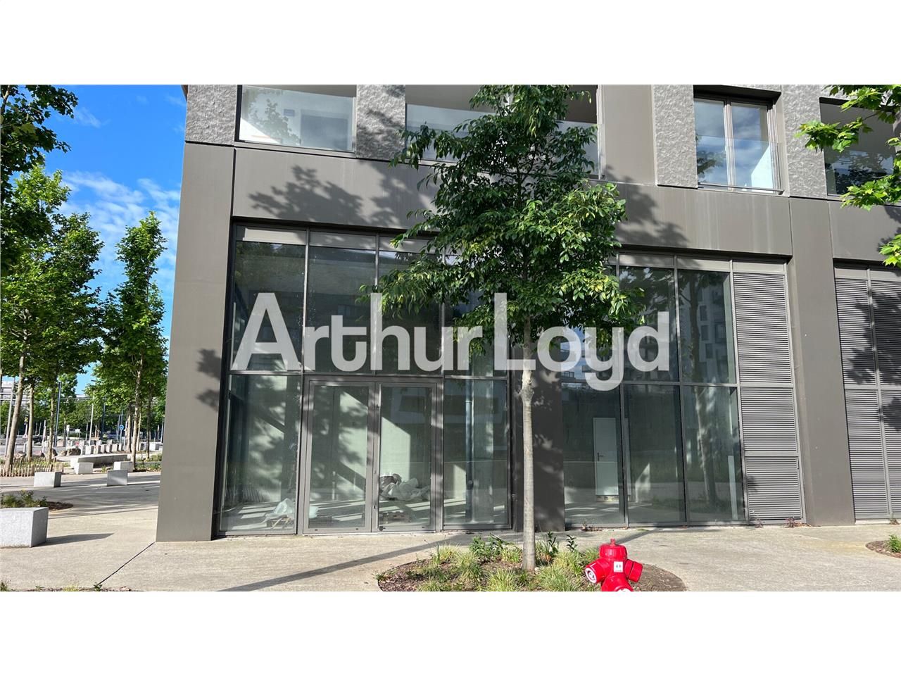 Vente local commercial 81.77 m² à CAEN