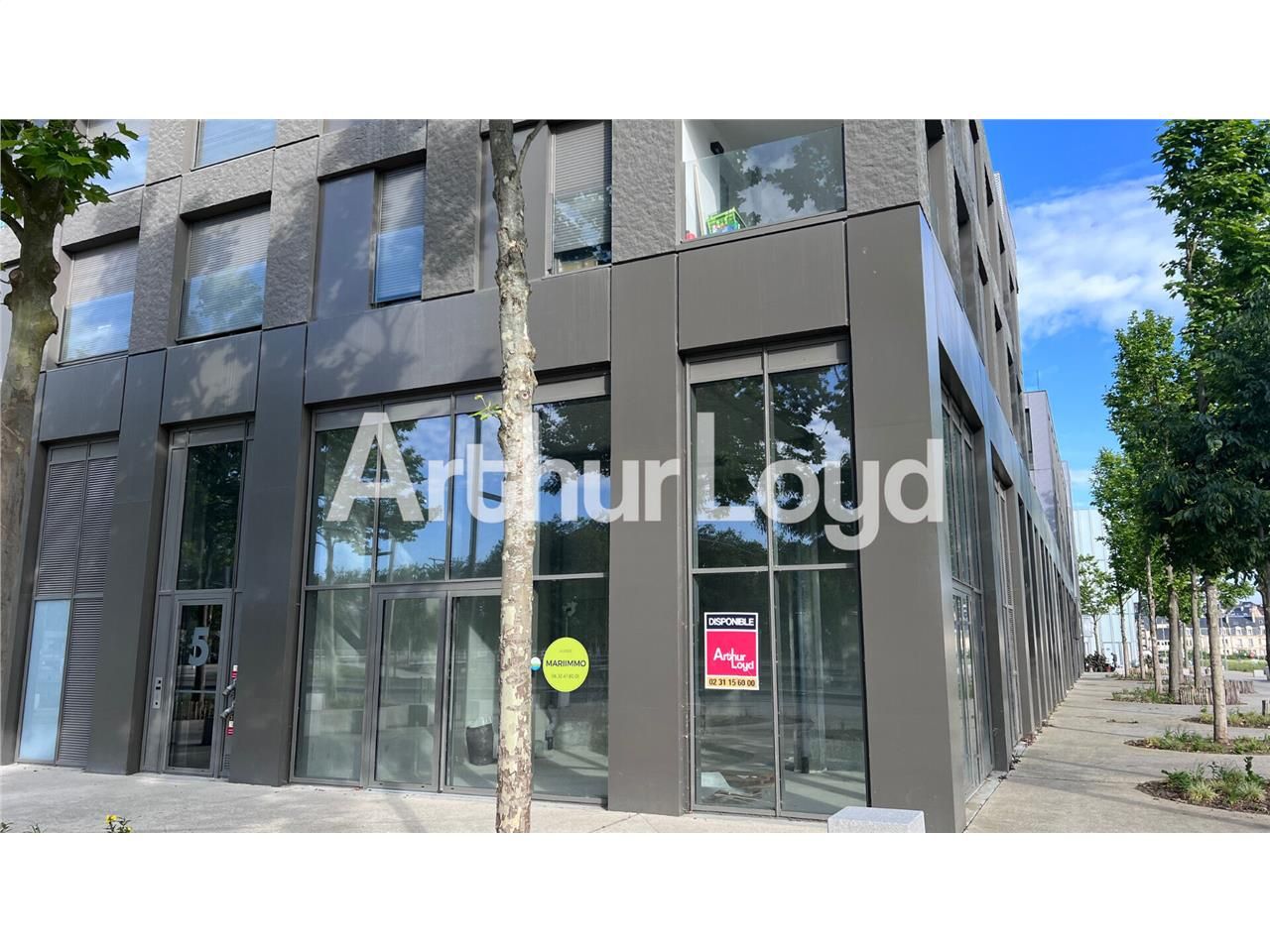 Vente local commercial 81.77 m² à CAEN