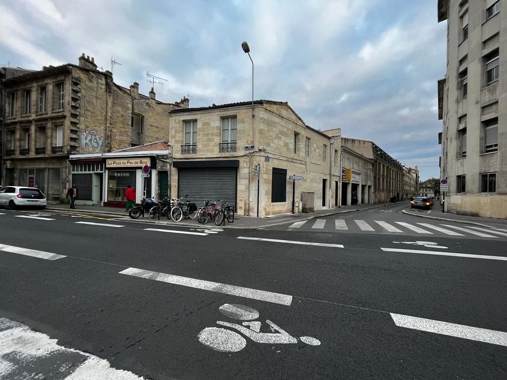 Vente local commercial 45.00 m² à BORDEAUX