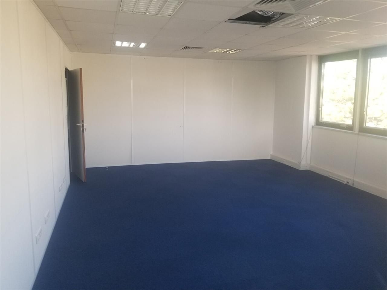 Location bureaux 254.00 m² à BRUGES