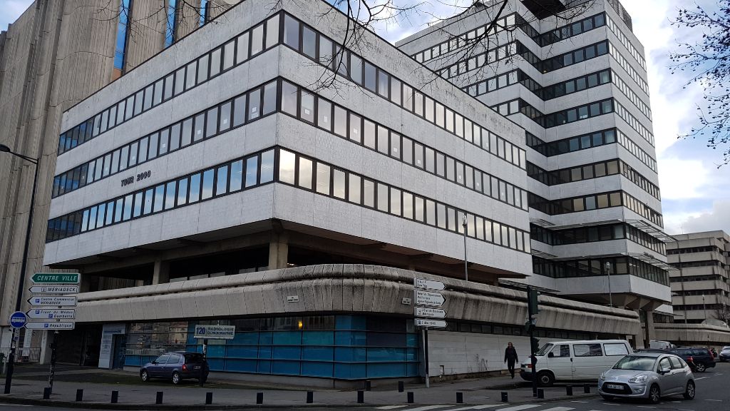 Location bureaux 330.00 m² à BORDEAUX