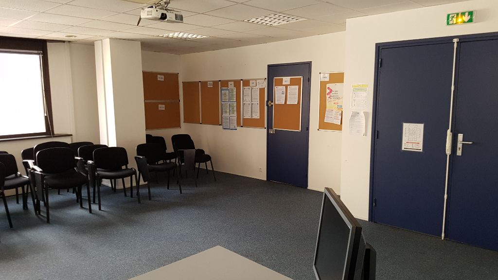 Location bureaux 330.00 m² à BORDEAUX