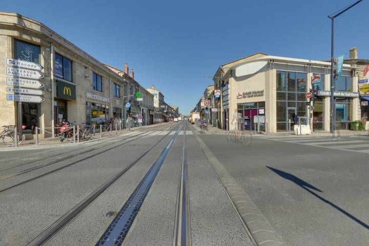 Location local commercial 45.00 m² à LE BOUSCAT