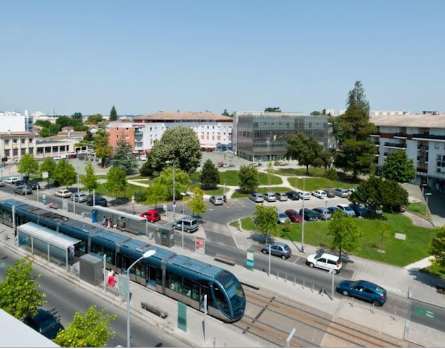 Vente local commercial 70.00 m² à TALENCE