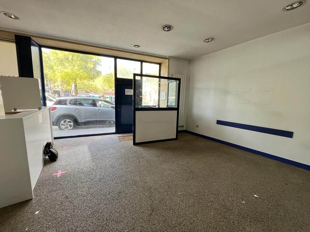Location bureaux 220.00 m² à BORDEAUX