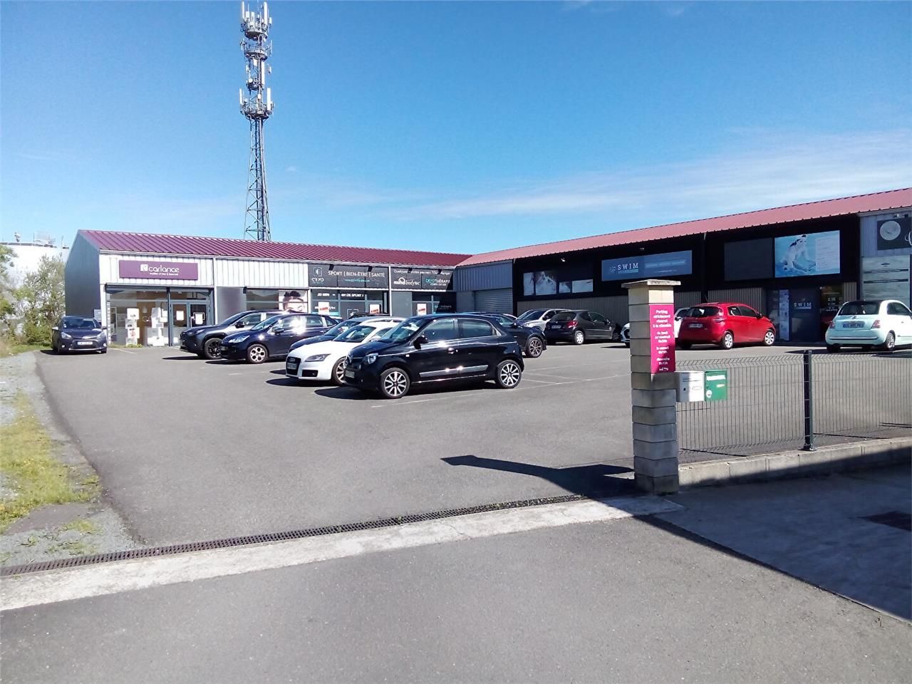 Location local commercial 120.00 m² à EYSINES