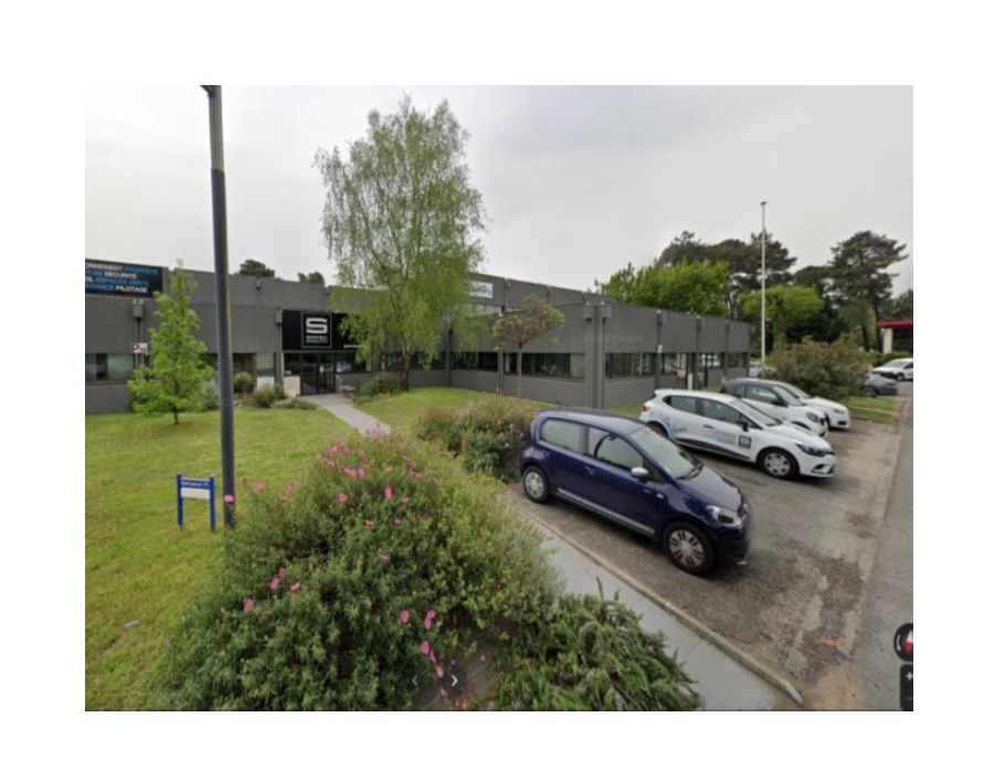 Location bureaux 180.00 m² à MERIGNAC