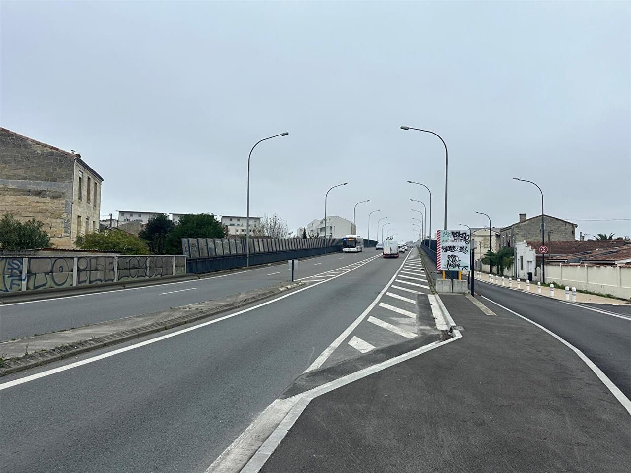 Location terrain 280.00 m² à CENON