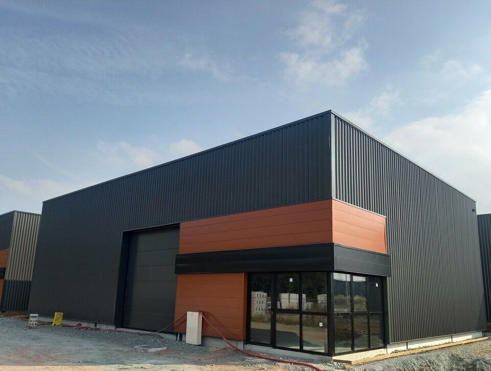 Location local d''activites 330 m² non divisibles