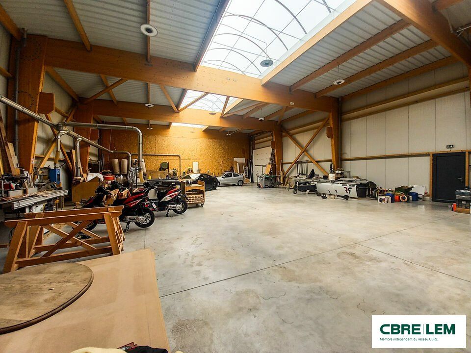 Vente local d''activites 678 m² non divisibles