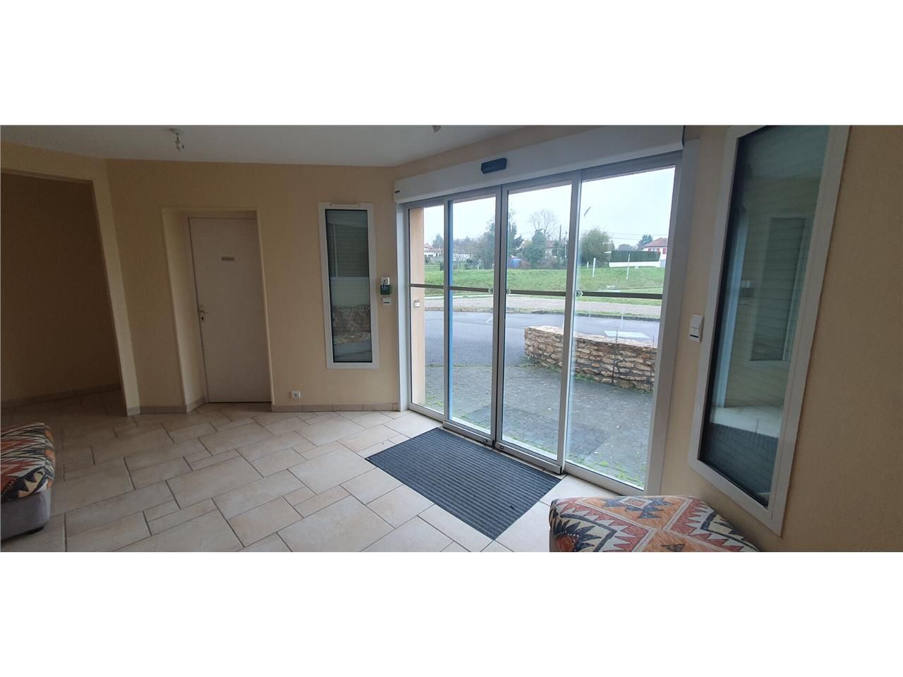 Vente bureaux 191.00 m² à VERNEUIL SUR VIENNE