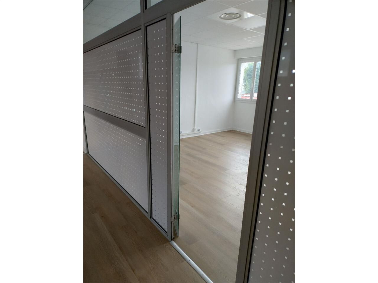 Location bureaux 420.00 m² à LIMOGES