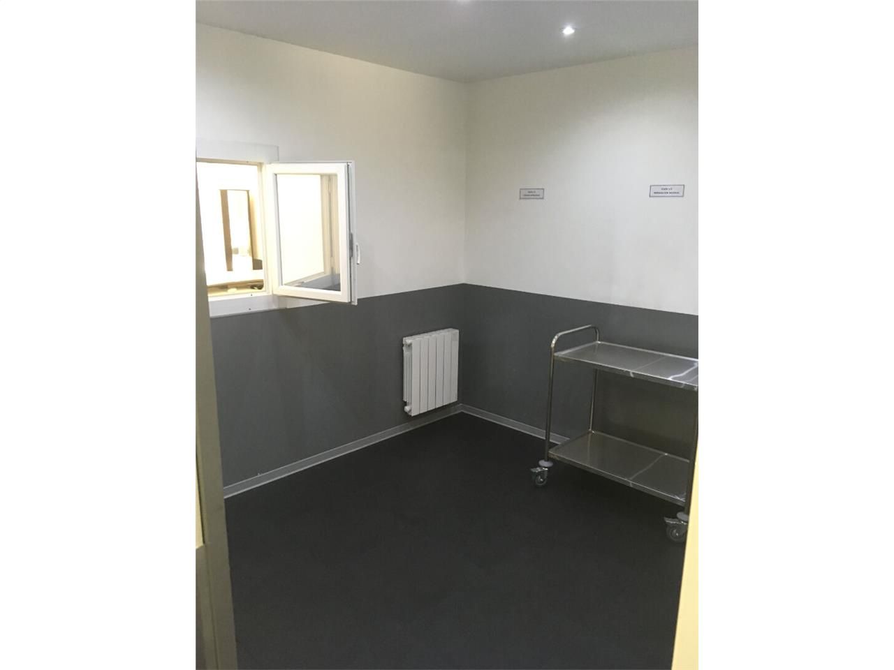 Location local commercial 87.00 m² à LIMOGES