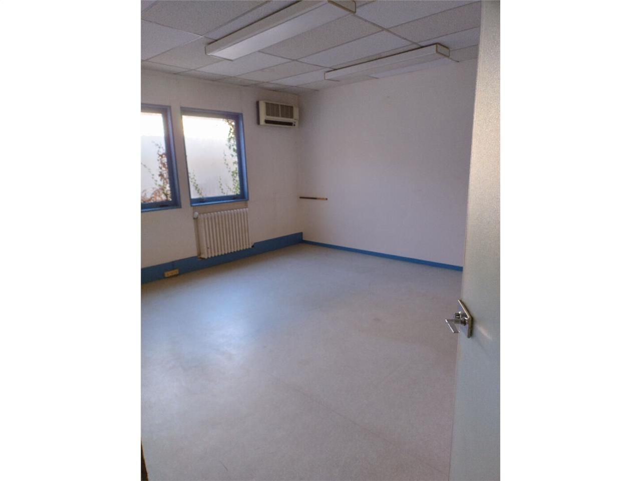 Location bureaux 300.00 m² à FEYTIAT