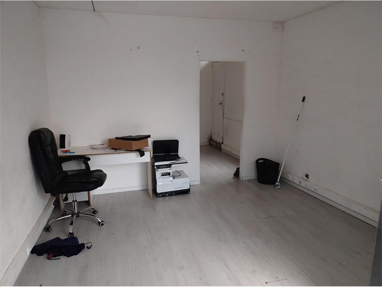 Location local commercial 24.00 m² à LIMOGES