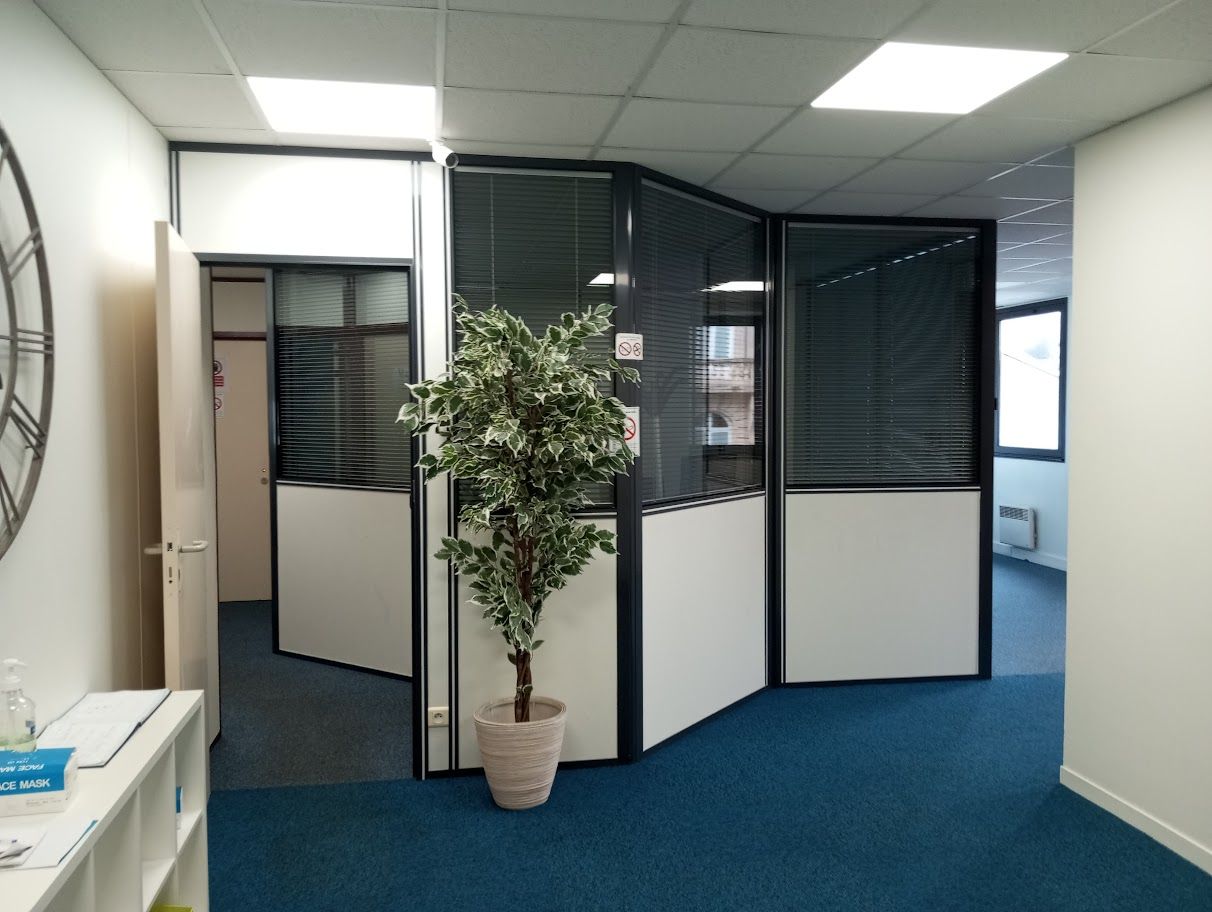 Location bureaux 242.00 m² à LIMOGES