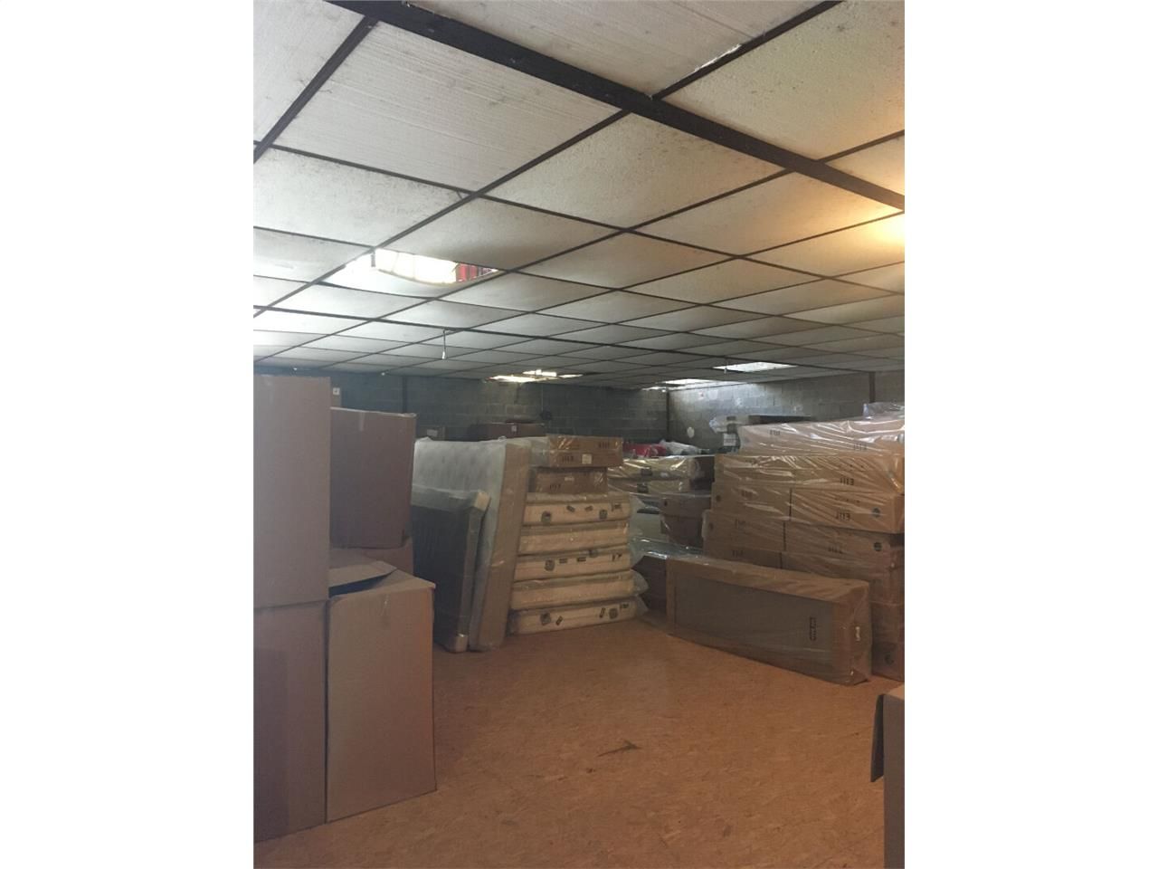 Vente local 1400.00 m² à RILHAC RANCON