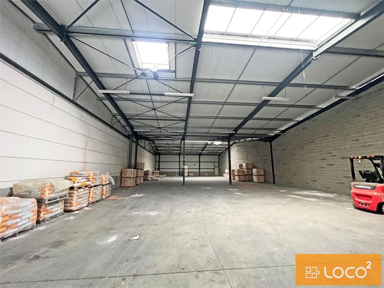 Location local 720.00 m² à SAINT ALBAN