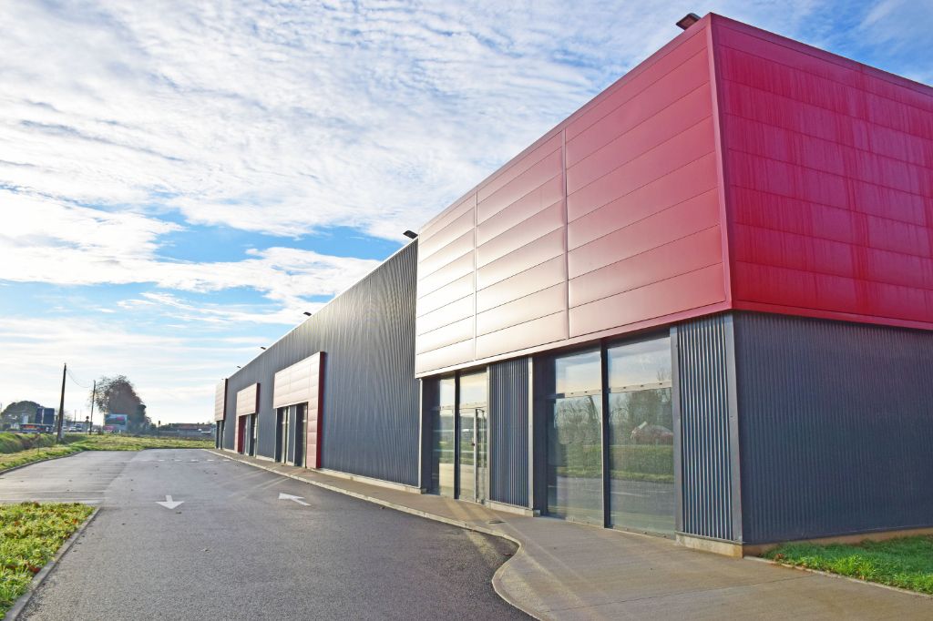 Location local commercial 936.00 m² à SAINT JORY