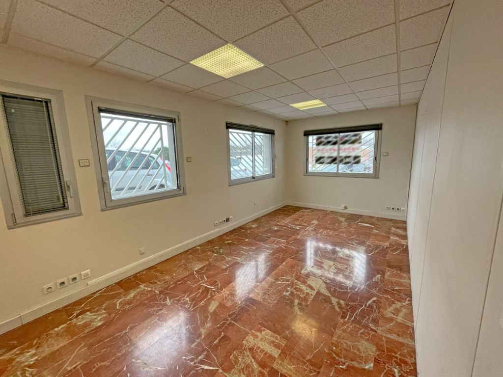 Location local commercial 180.00 m² à L UNION