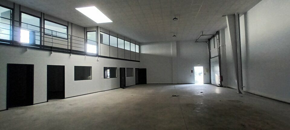 Location local d''activites 405 m² non divisibles