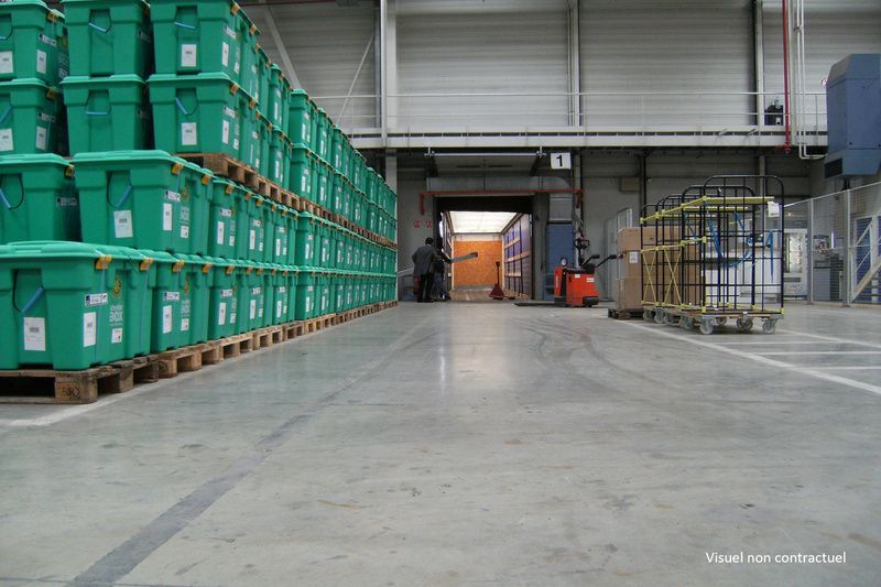 Local d'activité de 14 862 m² divisibles à louer - Nîmes