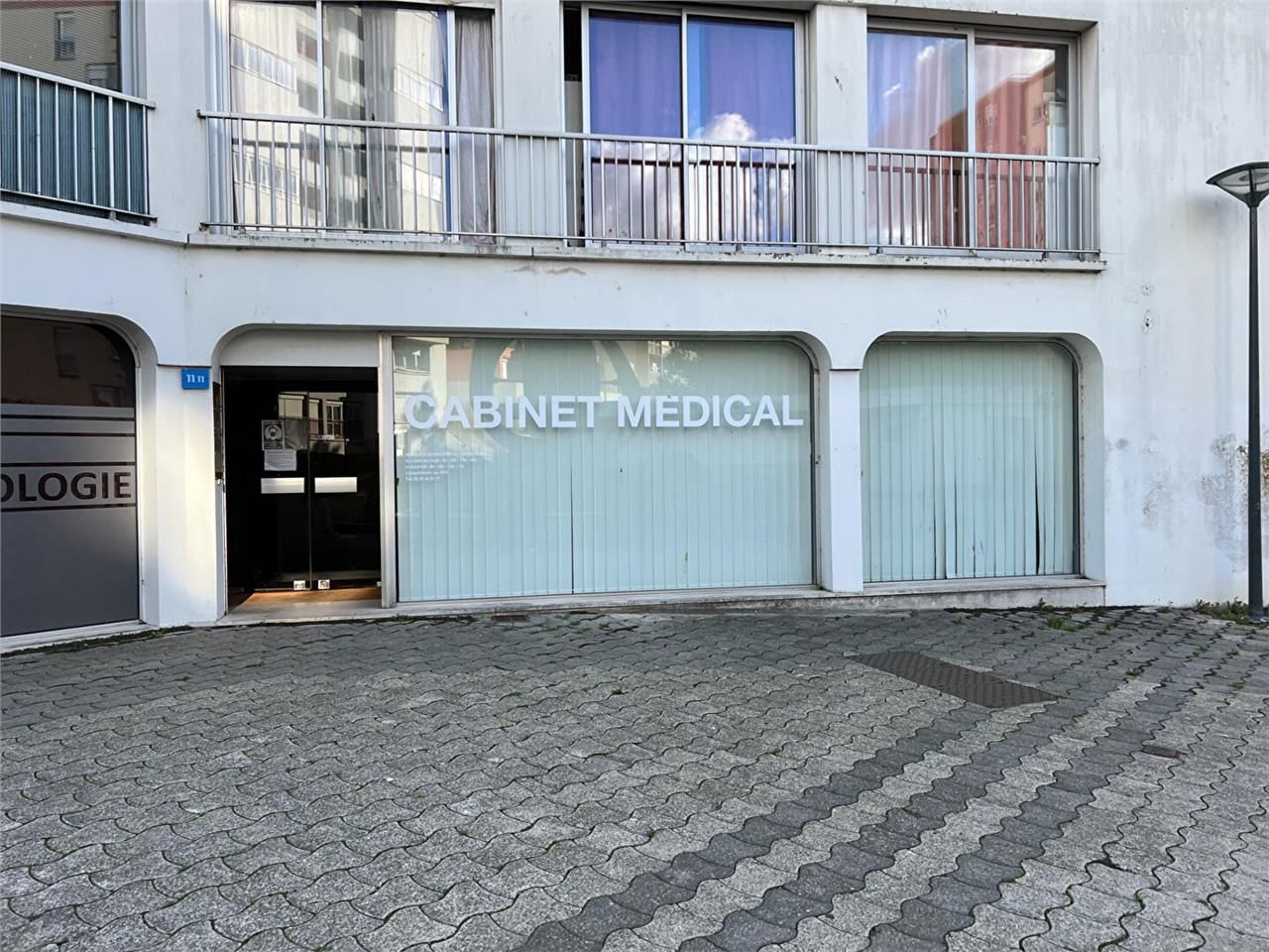 Vente bureaux 267.00 m² à HEROUVILLE SAINT CLAIR
