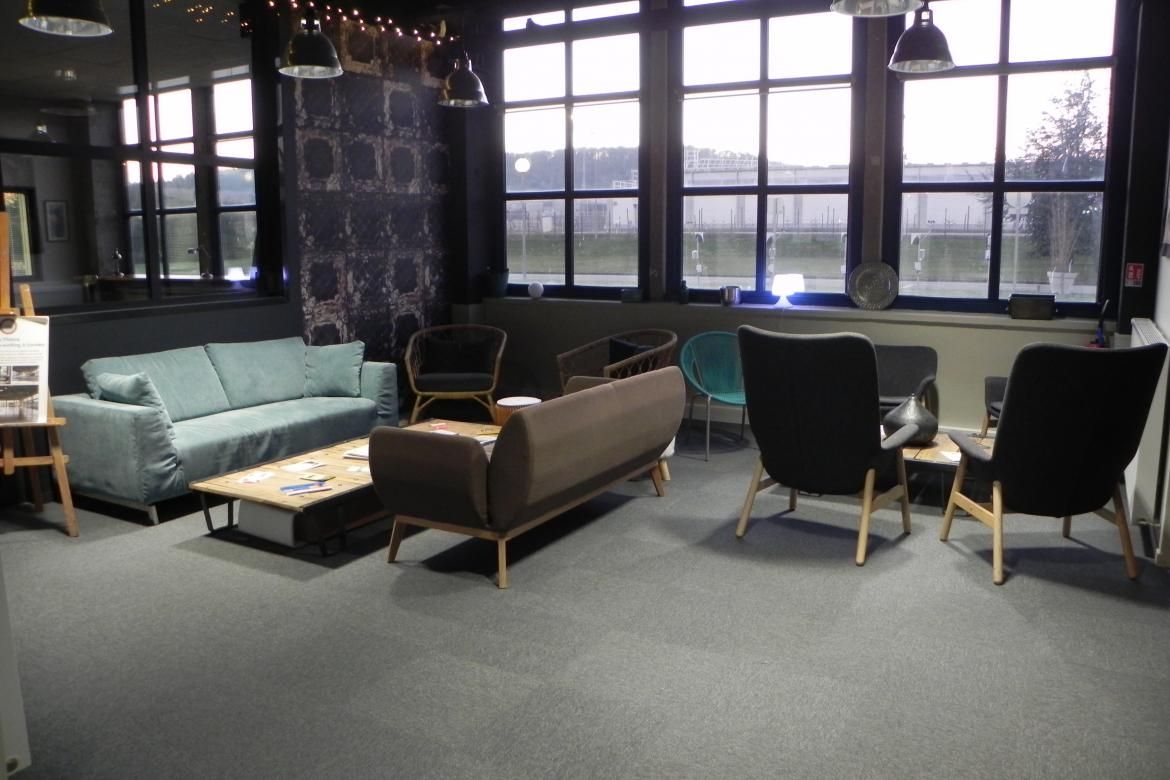 Location centre d'affaires 1700 m² non divisibles