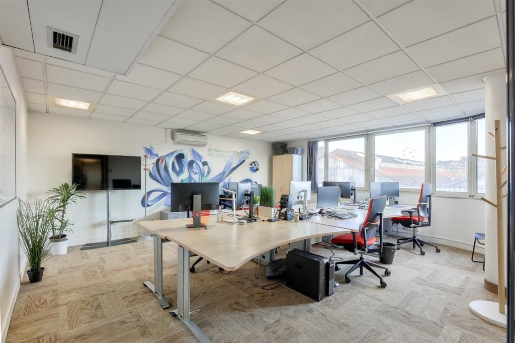 Vente Bureaux 242 m² non divisibles