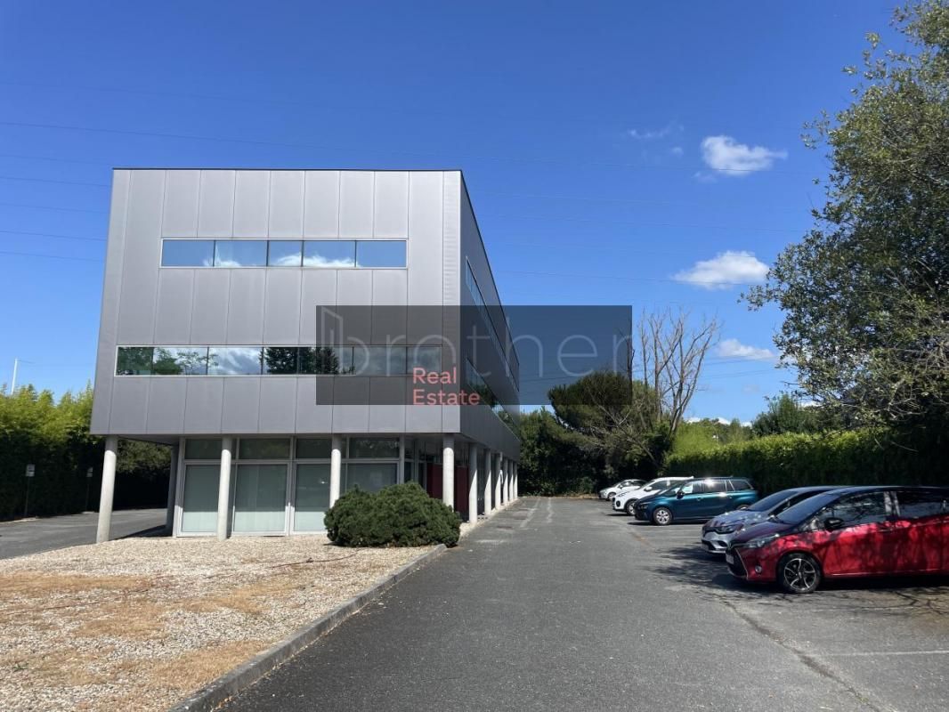 Location bureaux 565 m² non divisibles