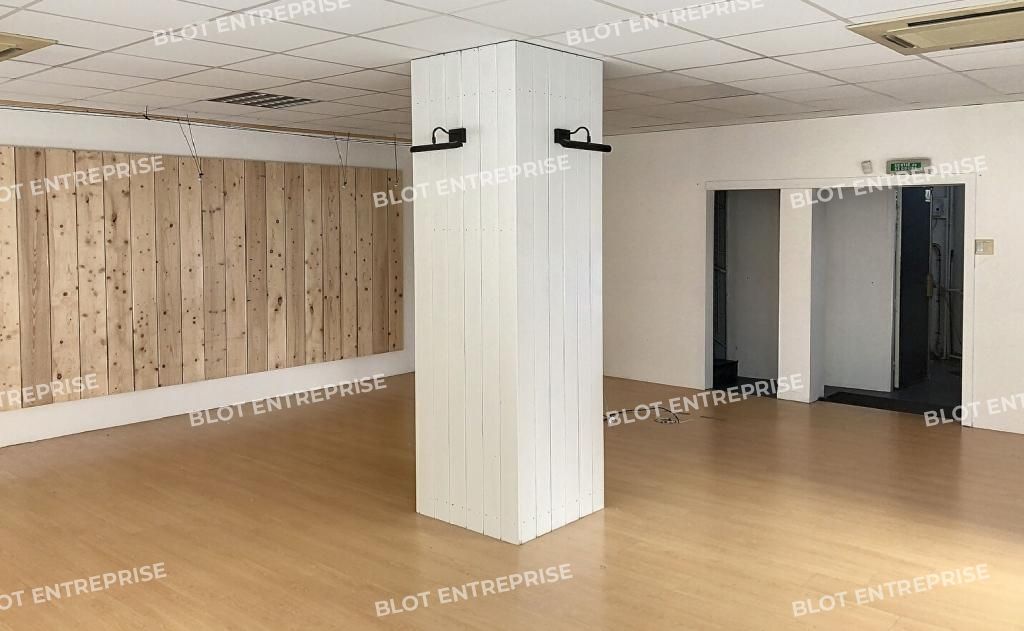 Location local commercial 75 m² non divisibles