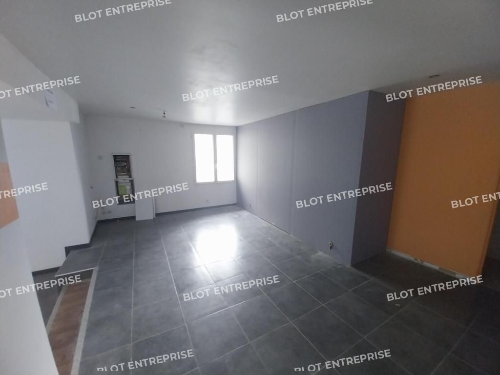 Location bureaux 45 m² non divisibles