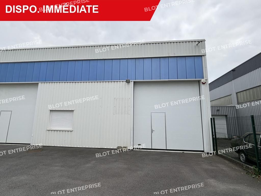 Location entrepôts 210 m² non divisibles