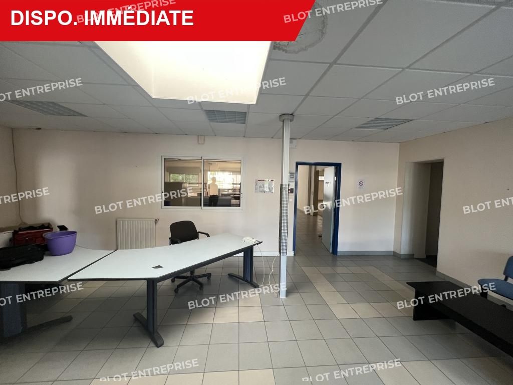 Vente entrepôts 1445 m² non divisibles