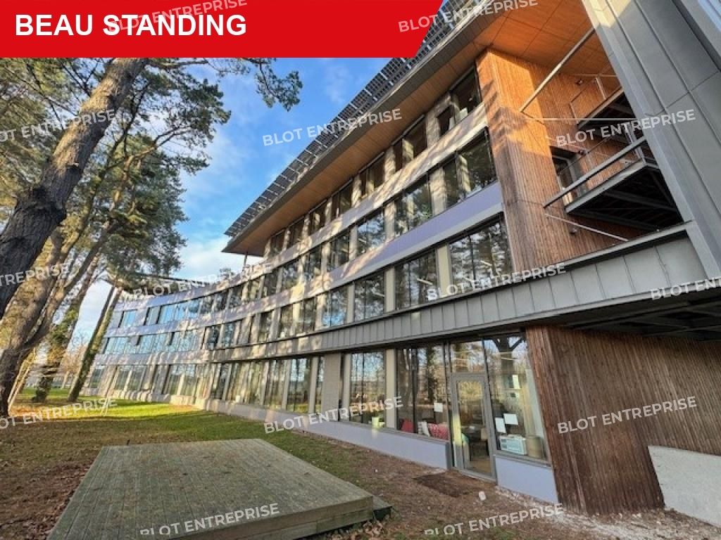 Location bureaux 810 m² non divisibles