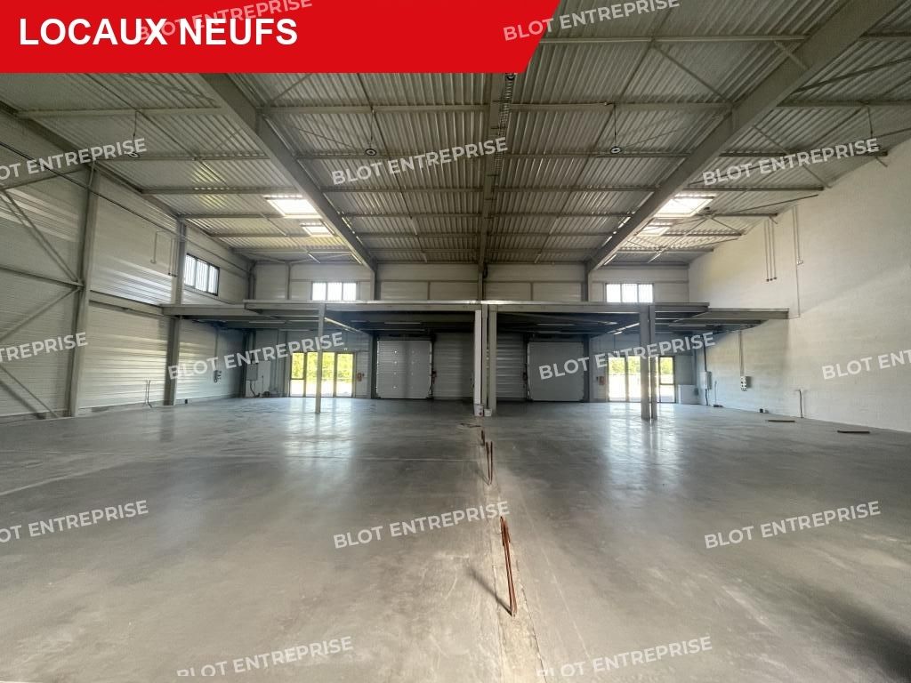 Vente entrepôts 415 m² non divisibles