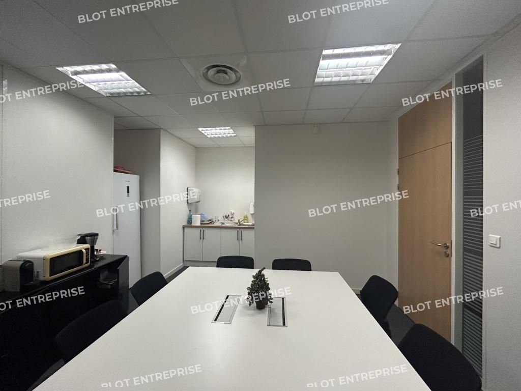 Location bureaux 219 m² non divisibles