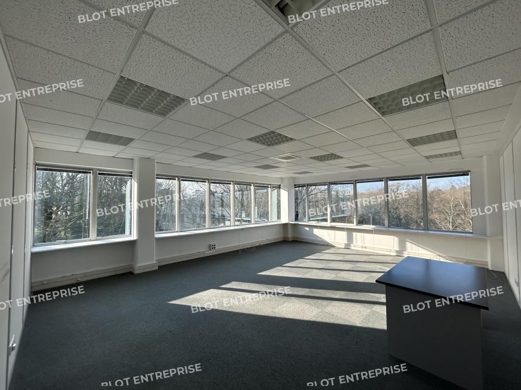 Location bureaux 330 m² non divisibles