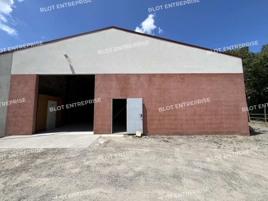 Location entrepôts 195 m² non divisibles