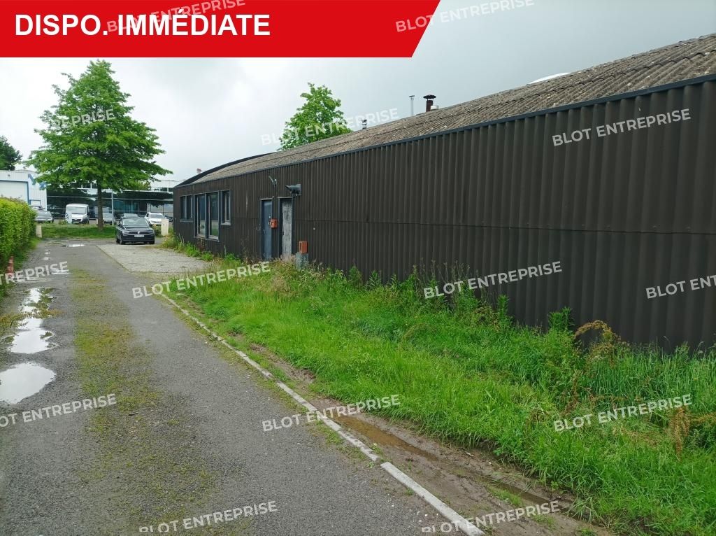 Location entrepôts 600 m² non divisibles