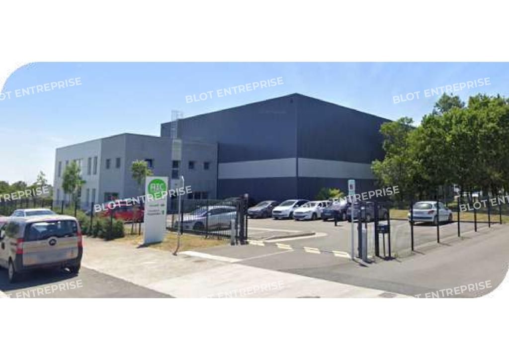 Location entrepôts 1592 m² non divisibles