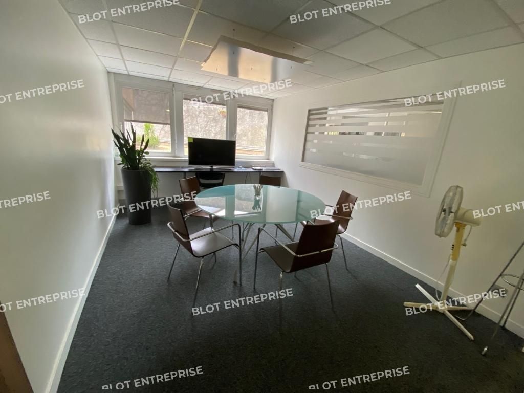 Vente bureaux 680 m² non divisibles