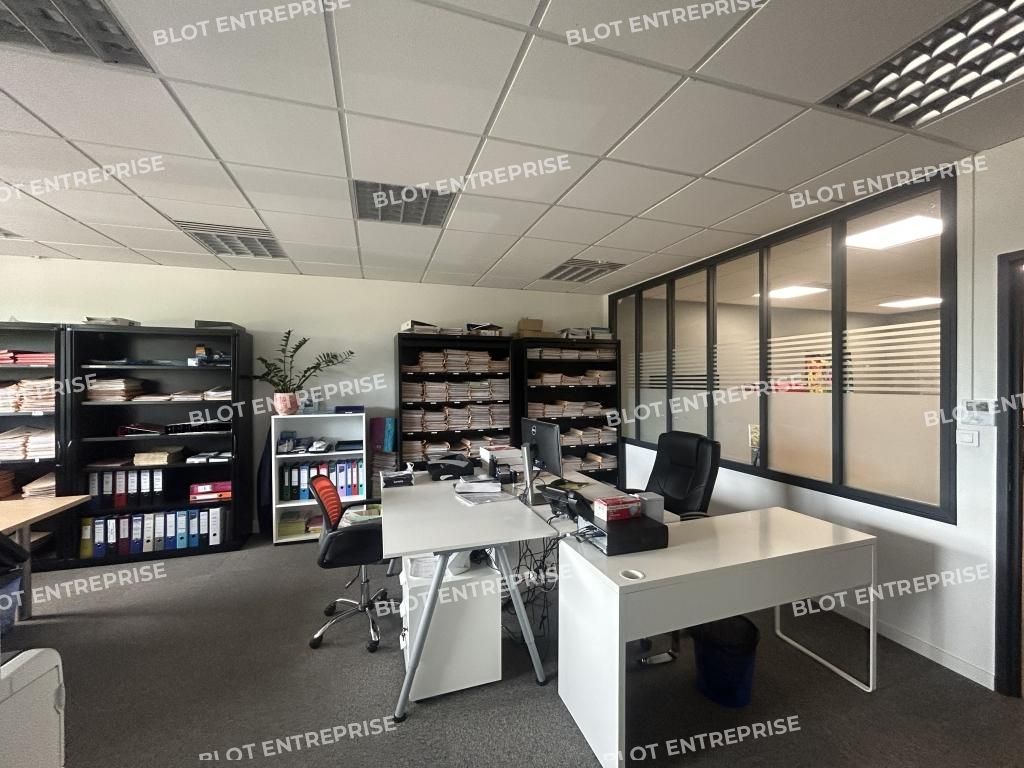 Location bureaux 140 m² non divisibles