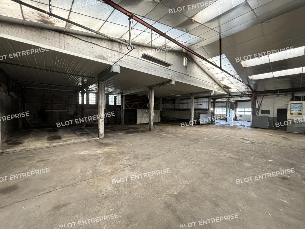 Location entrepôts 770 m² non divisibles